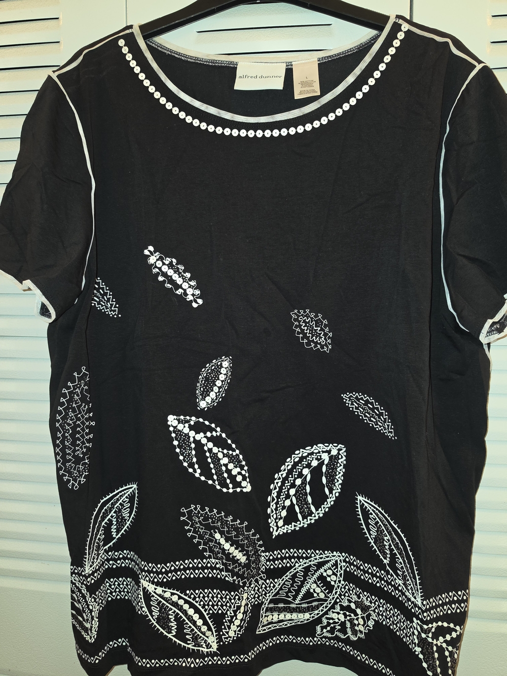 Alfred Dunner Black Short-Sleeve Top with White Leaf Embroidery